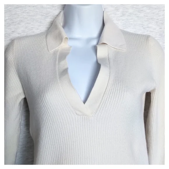 Aritzia Babaton Mcsweeney V Neck Ribbed Polo Sweater - Picture 3 of 7